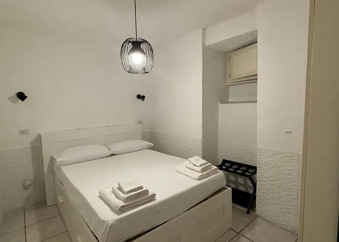 Stella Basement アパート