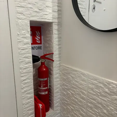 Stella Basement דירה